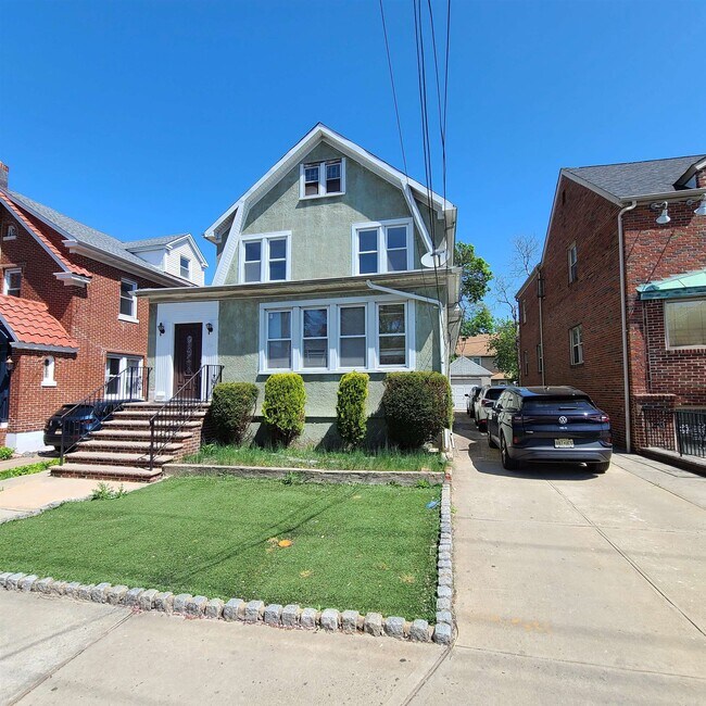 Primary Photo - 704 79th St