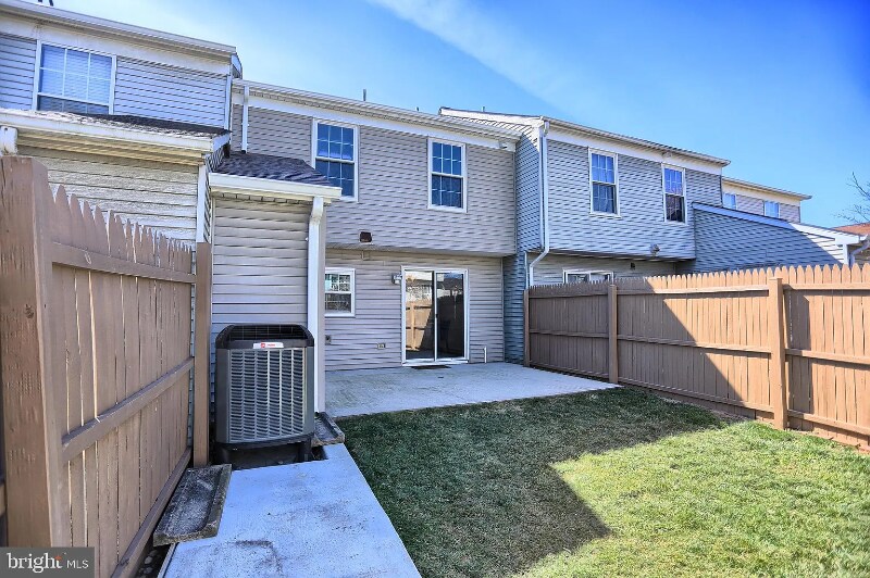 Building Photo - 5737 Sunset View Ln