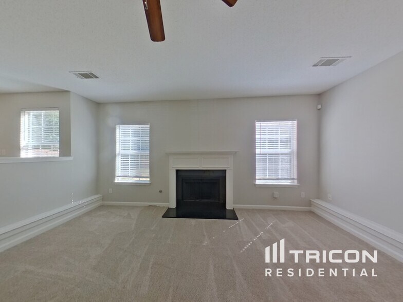 Building Photo - 2880 Chilhowee Dr