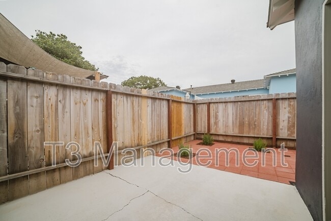 Building Photo - 1734 Serrano St