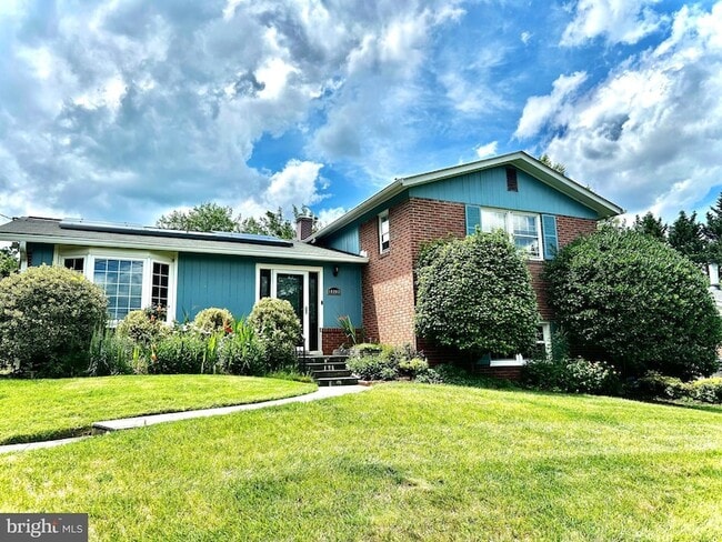 Building Photo - 10202 McGovern Dr