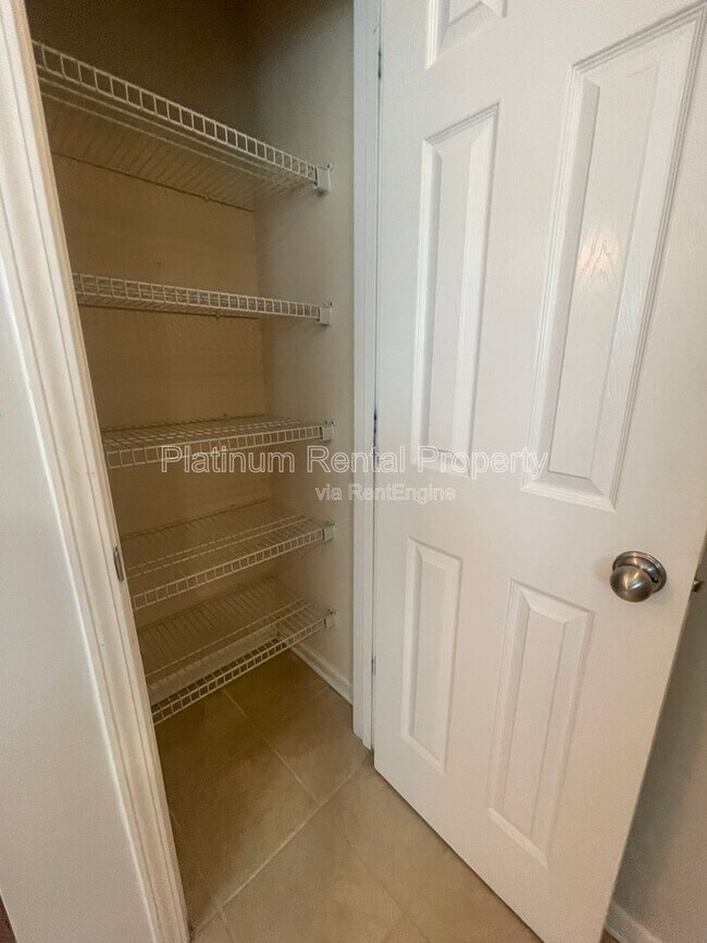 Building Photo - 5545 Weddington Dr