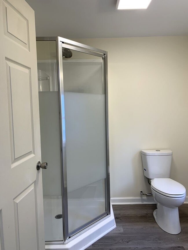 Building Photo - Newly renovated 4 bed/2.5 bath single fami...