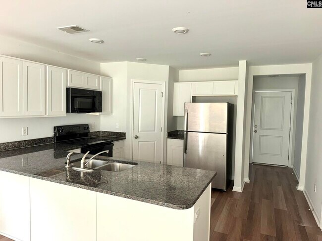Building Photo - 639 Wooster Dr