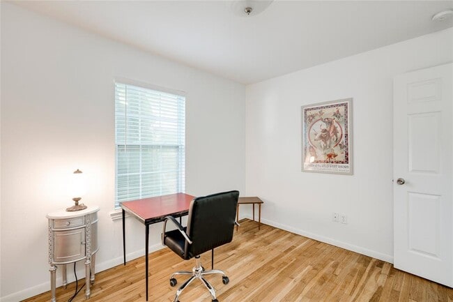 Building Photo - 3301 Bengston St