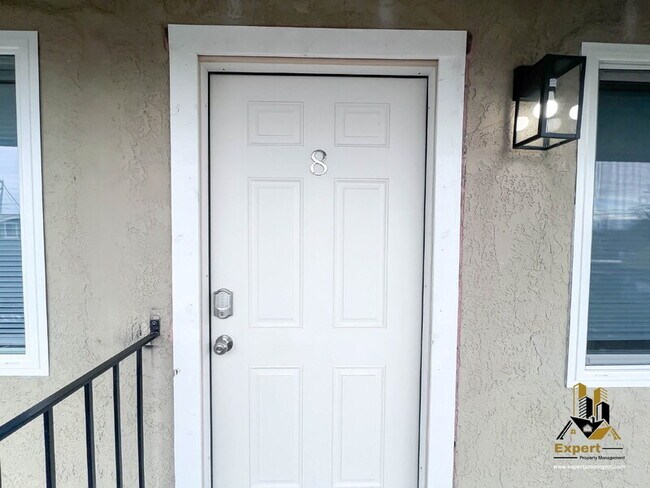 Building Photo - 1507 Nogales St