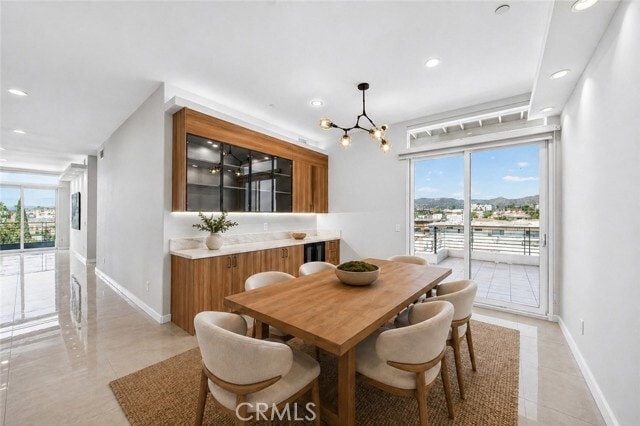 Building Photo - 401 N Serrano Ave