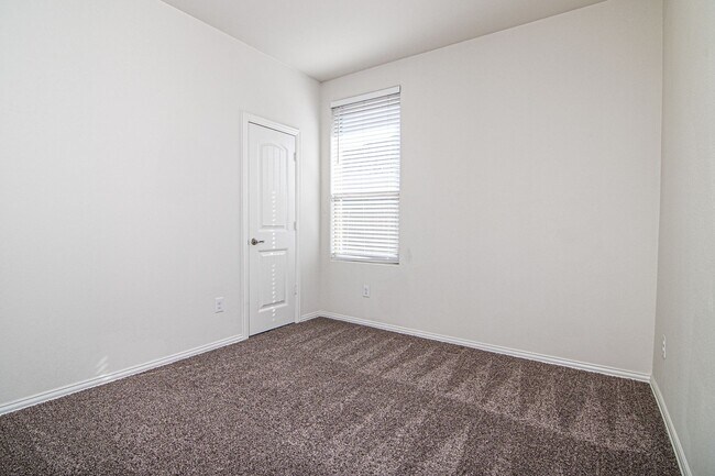 Building Photo - 2312 Sky View Rd