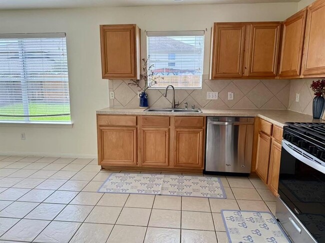 Building Photo - 3114 Holly Ranch Dr