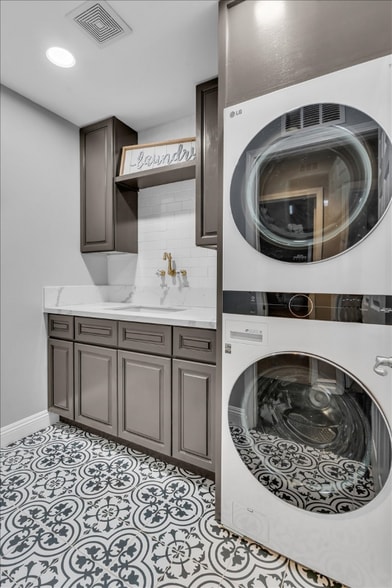 Building Photo - 16687 Hastings Pl