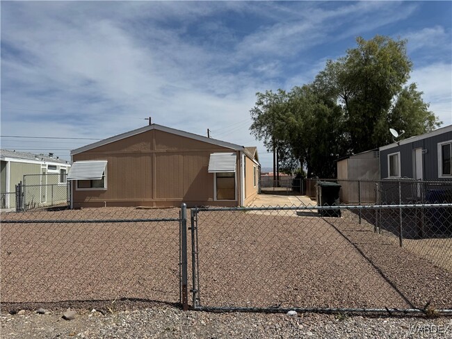 Building Photo - 615 Mead Ln