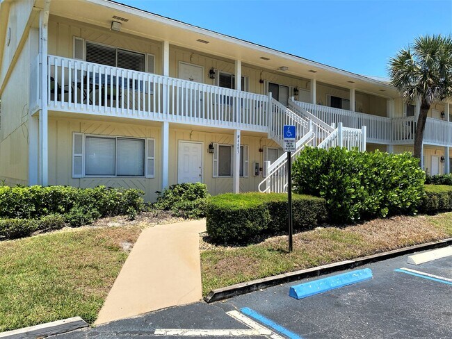 Building Photo - ** ABACO BAY ** 2 BED / 2 BATH CONDO - BAY...