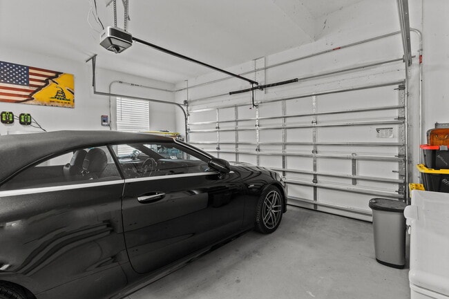 Building Photo - 105 Farmridge Wy