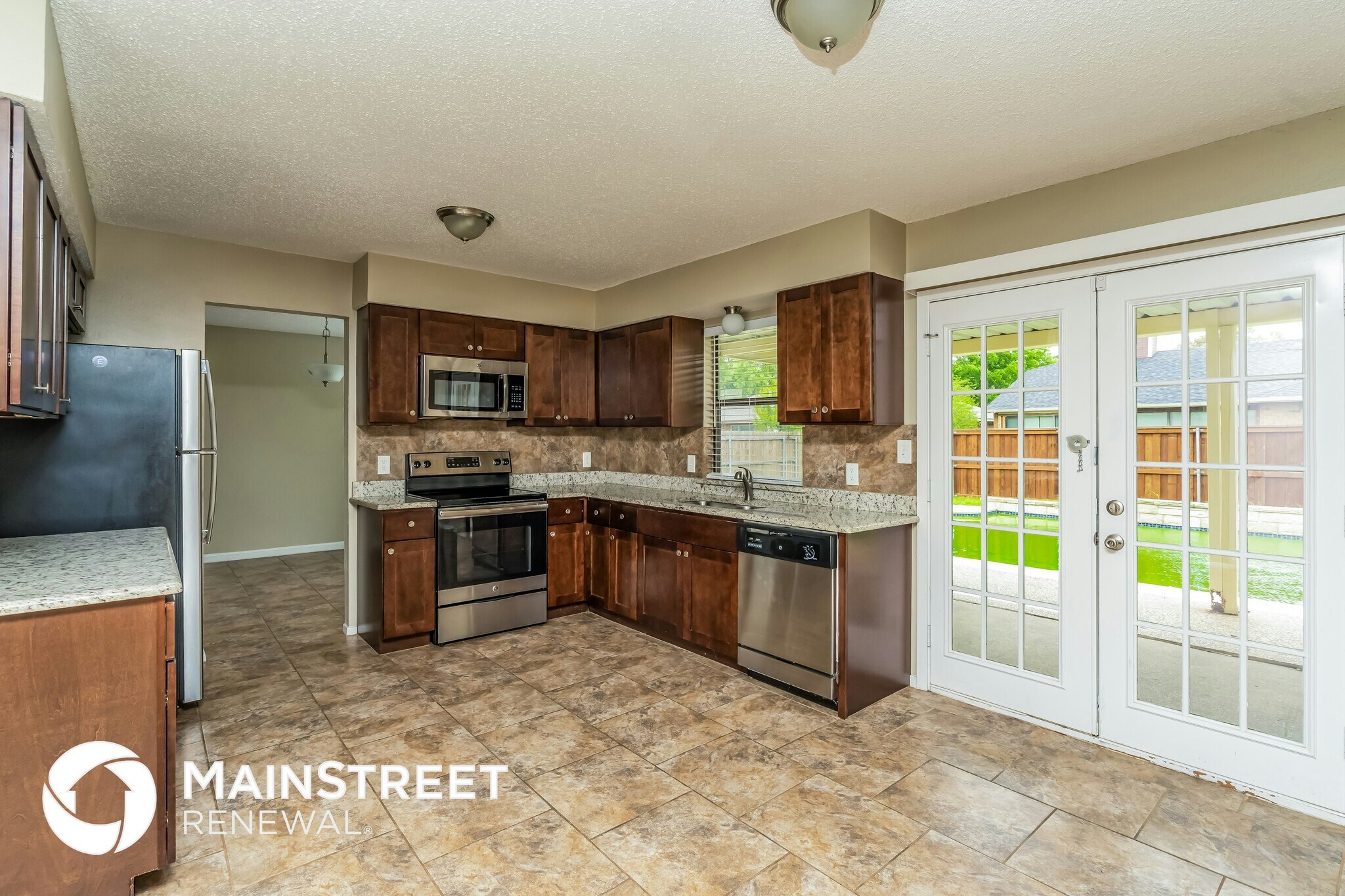 Building Photo - 2437 Channing Dr