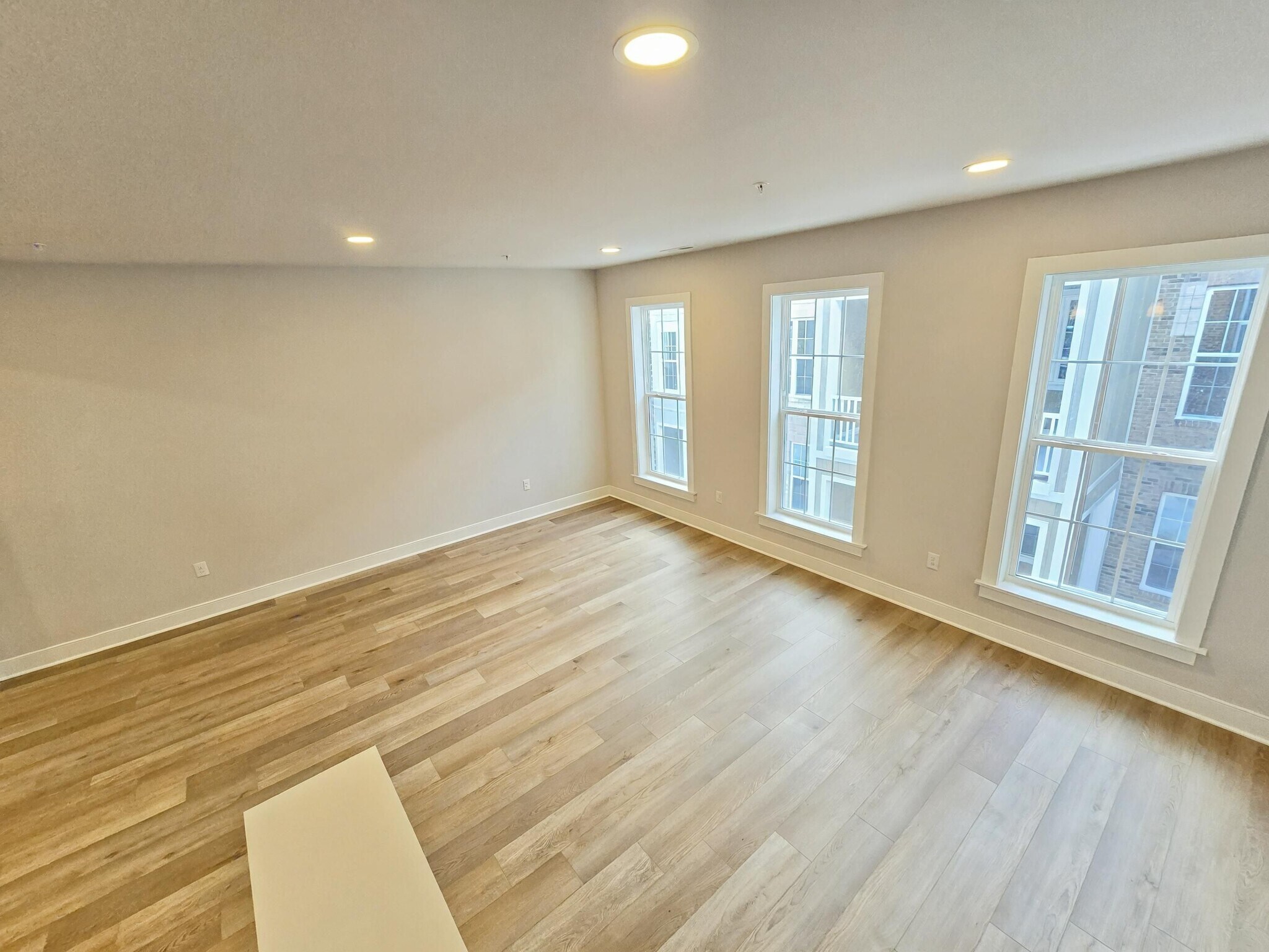 Building Photo - 305 Frederick Way