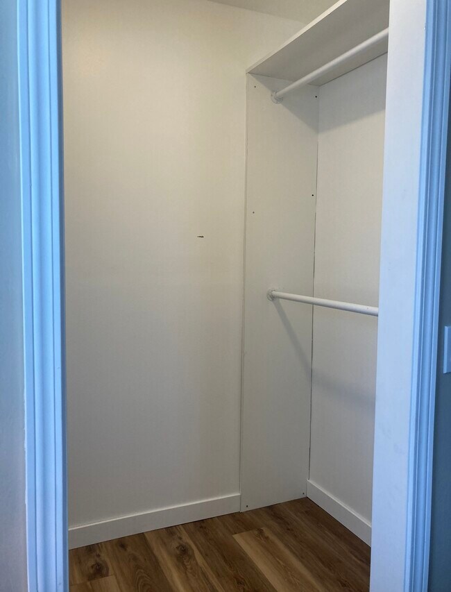 Building Photo - 3323 Bryant Ave S