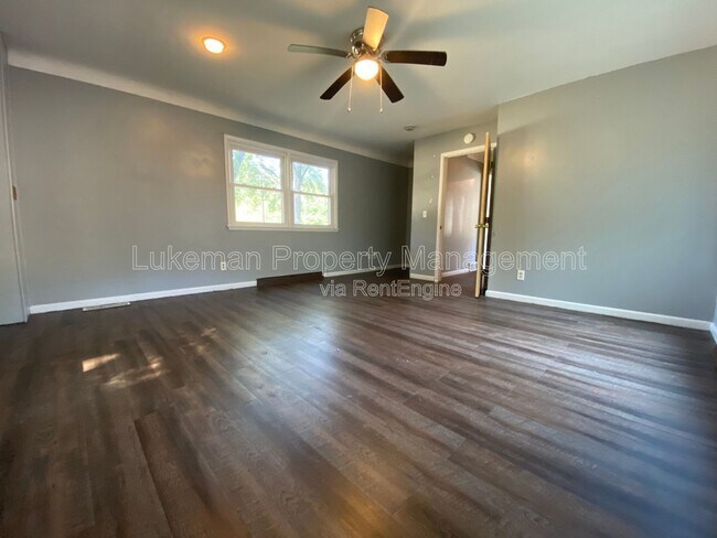 Building Photo - 415 S Kendall Ave