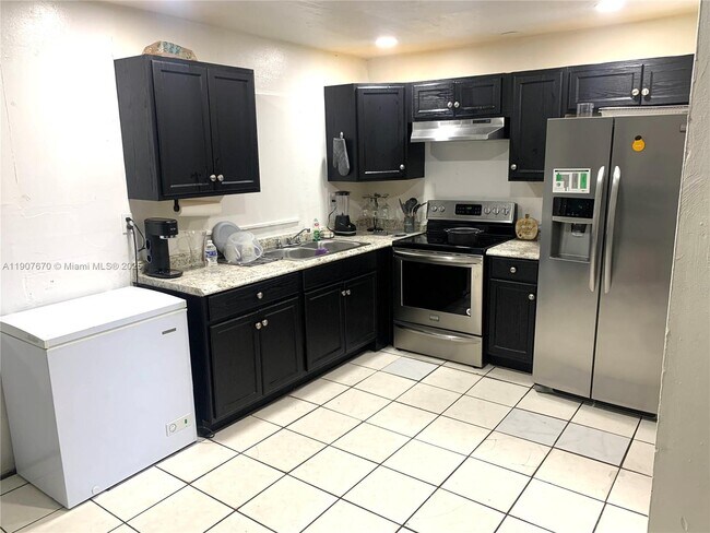 Building Photo - 5930 NW 20th St