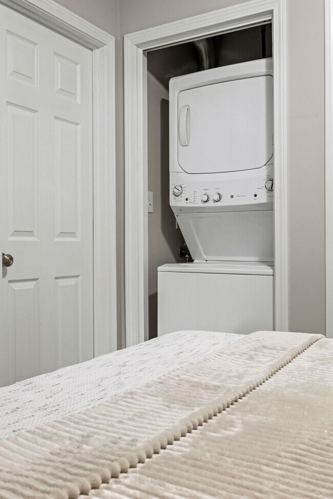 Building Photo - 5 Blackstone Dr