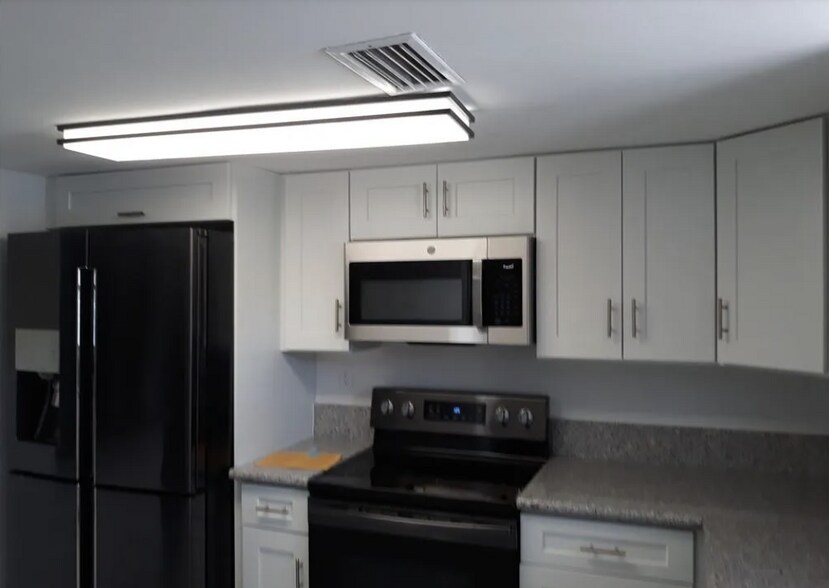 Building Photo - 4158 SW 66th Way