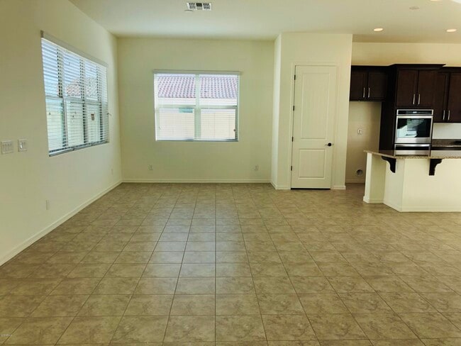 Building Photo - 9553 E Theia Dr