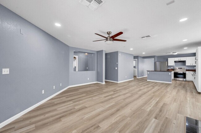 Building Photo - 1125 E Milada Dr
