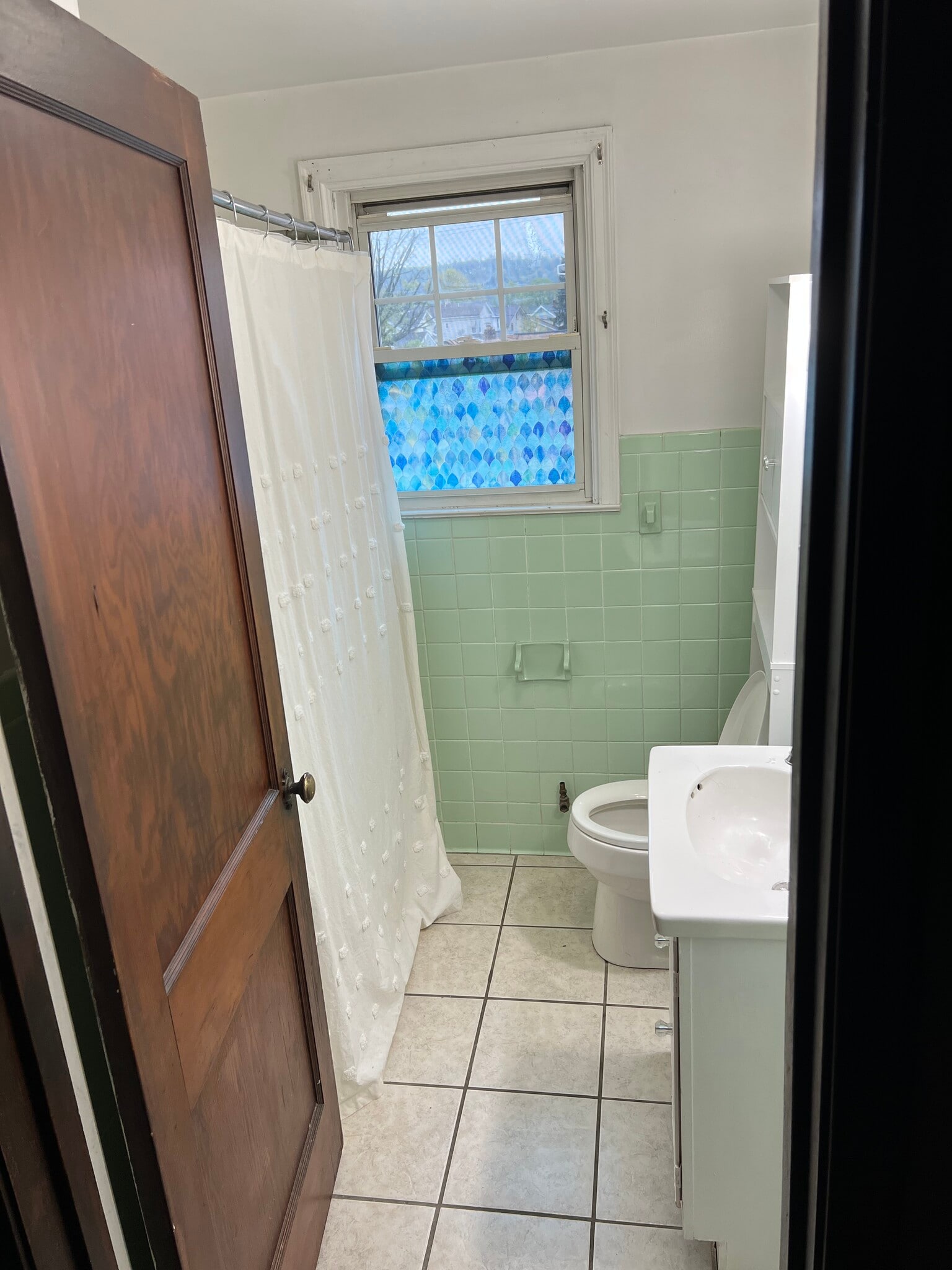 Upstairs bathroom - 304 Betty St