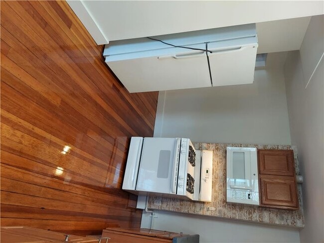 Building Photo - 4 Gordon St