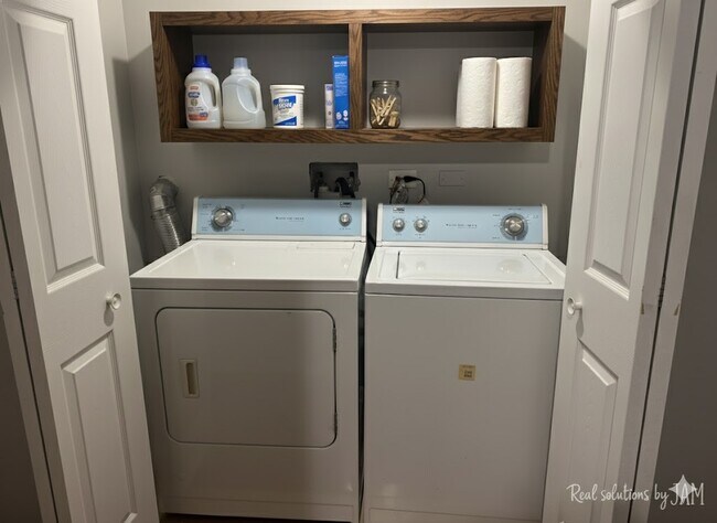 Building Photo - 521 N Racine Ave