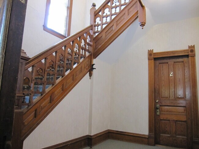 Building Photo - 804 S 4th St