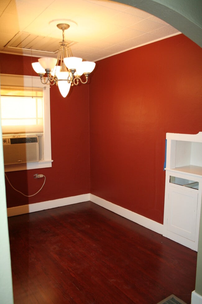 Building Photo - 4003 3rd St