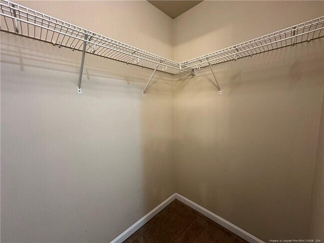 Building Photo - 20 Old English Ln