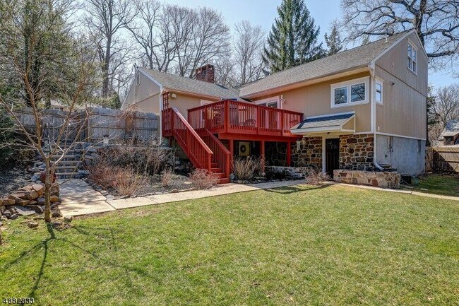 Building Photo - 209 Mountain Ave