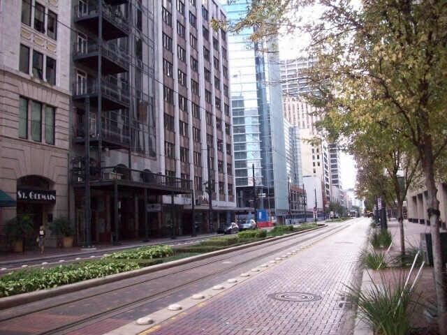 Building Photo - 705 Main St