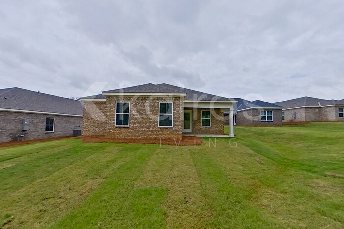 Building Photo - 657 June St