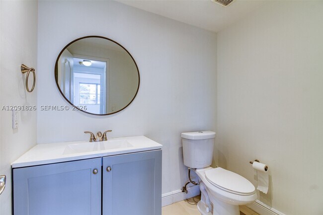Building Photo - 9381 E Bay Harbor Dr