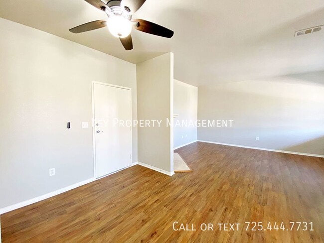 Building Photo - 3 BEDROOM 2 BATH CONDO WITH ATTACHED 2 CAR...