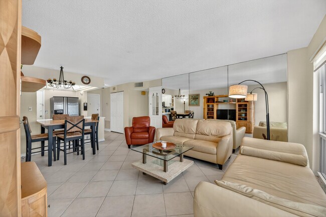 Building Photo - 133 N Pompano Beach Blvd