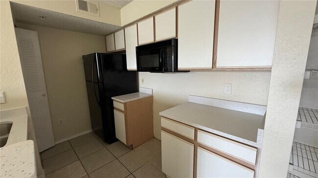Building Photo - 2203 Key W Ct