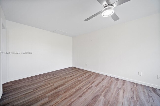 Building Photo - 485 NW 210th St