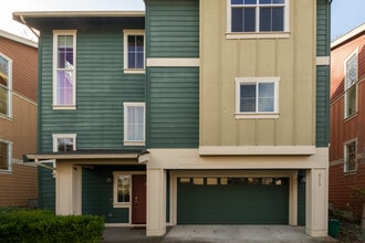 Building Photo - 6733 37th Ave S