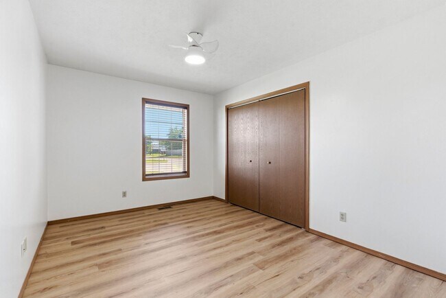 Building Photo - Nixa 3 bed 2 bath 2 car garage home!