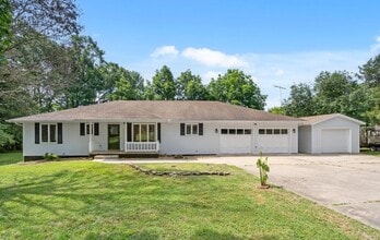 Building Photo - Lake House Rental