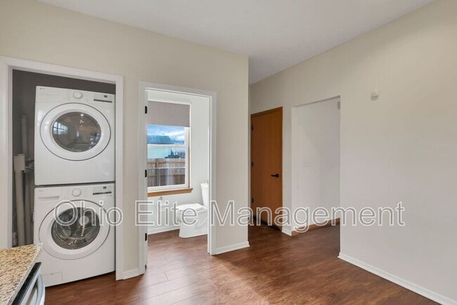 Building Photo - 826 S 18th St