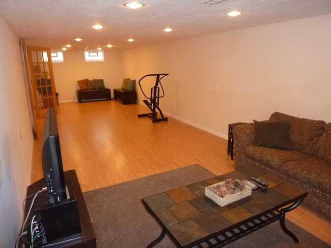 Building Photo - Mayfield Hts Ranch for Rent