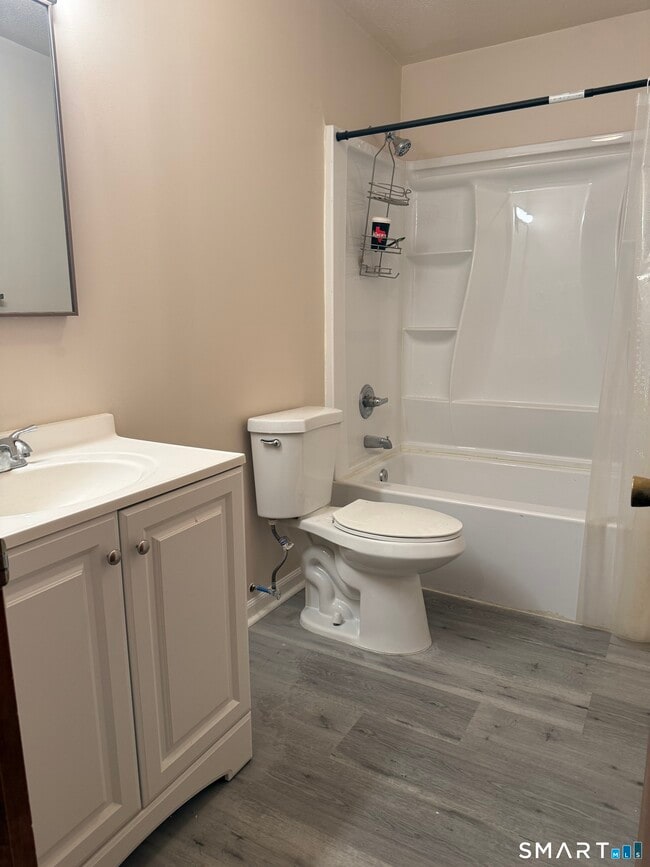 Building Photo - 343 King Street