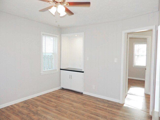 Building Photo - Dreamy 3 Bed - 2 Bath Cape Cod for Rent in...