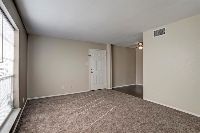 Building Photo - 11540 Chimney Rock Rd