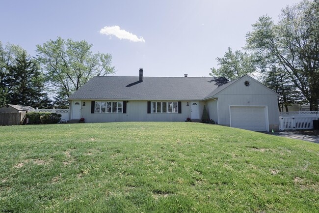 Building Photo - 5143 Venice Ave