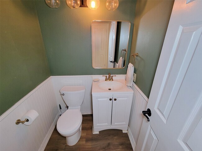 Building Photo - 8123 Sunny Ridge Dr